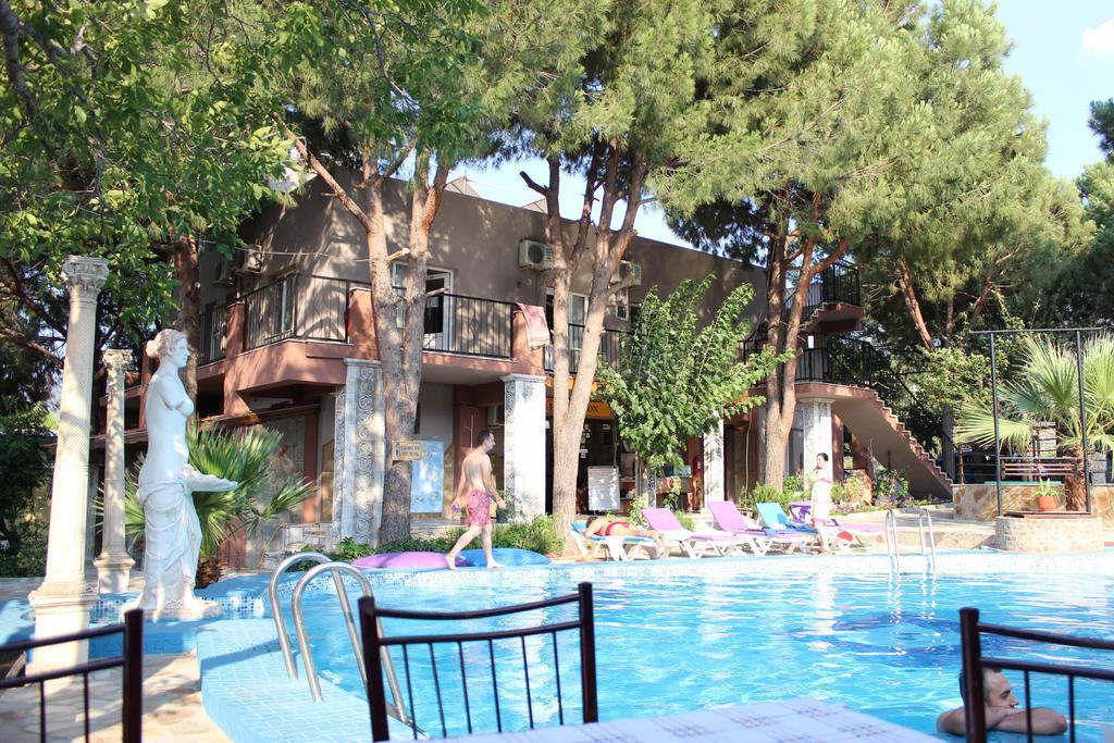 Atillas Getaway Hotel Selcuk Exterior photo